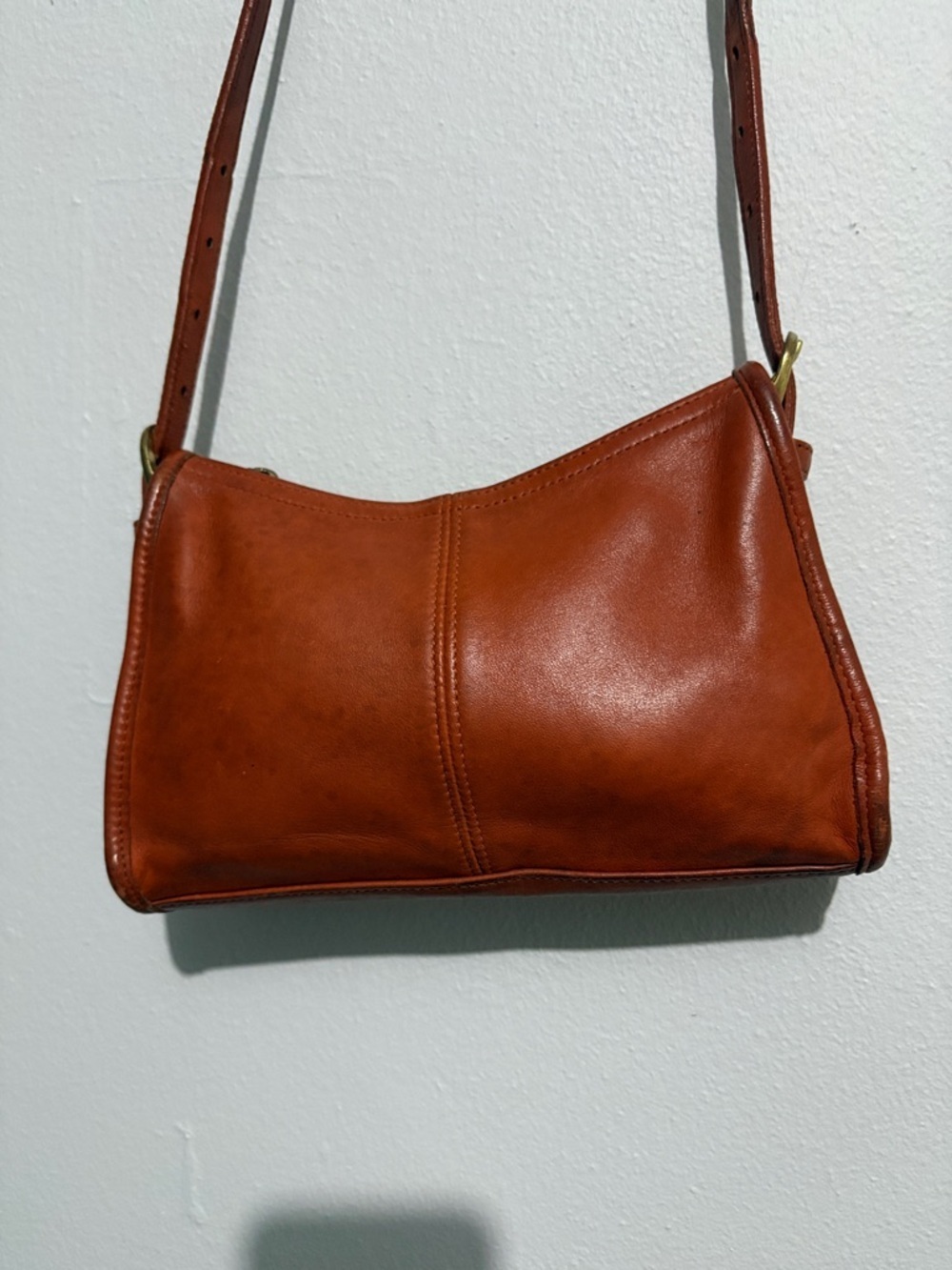 Vintage COACH Small Leather Zip Crossbody Purse Bag J8P-4104 Saddle Brown Tan - Picture 11 of 13